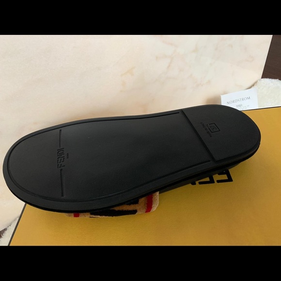 Fendi logo velvet slides like new - Picture 3 of 4